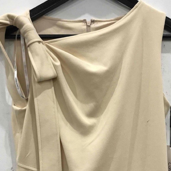 NWT Calvin Klein Beige Scuba Crepe Bow Shoulder Asymmetric Sheath Dress SZ 4 - Picture 3 of 9